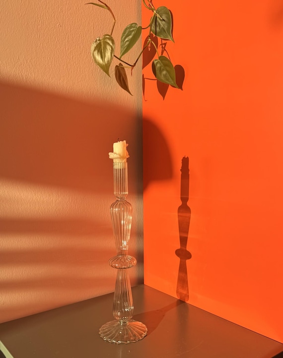 Mid-Century Glass Candlestick Vase: Ribbed Retro Decor