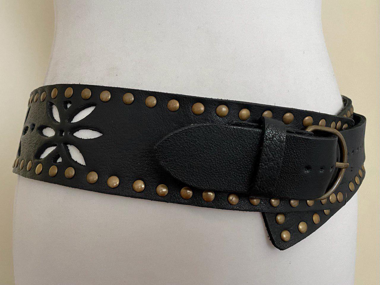 Wide Studded Vintage Black Leather Waist Belt with Brass and Silver Coin Buckle Black Aged Gold + Silver Studded Leather Belt – Ginger Blue  main image 4