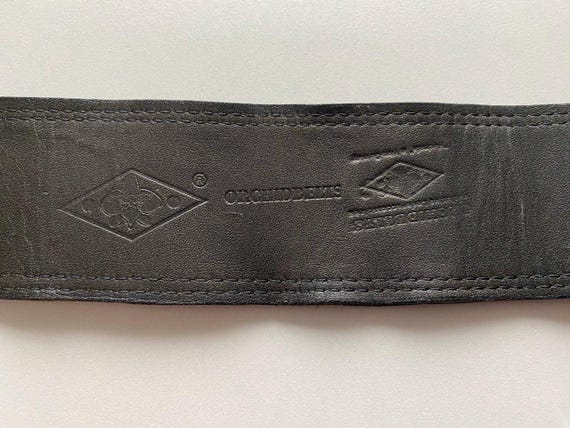 Vintage 90s Black Leather Belt With Black Golden Solid Metal  display picture 3