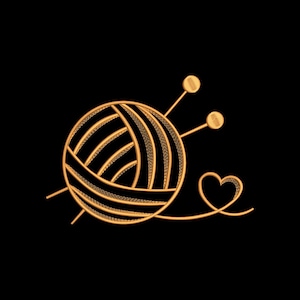 Può includere: Illustrazione giallo-oro di un gomitolo di lana con due ferri da maglia e un cuore su sfondo nero. Il gomitolo è dettagliato con fili visibili e gli aghi hanno punte rotonde. Il cuore è formato da una linea continua.