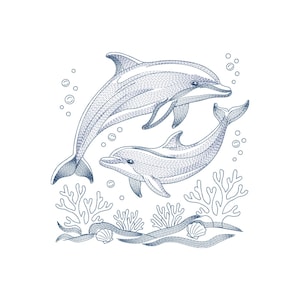 Puede incluir: Dibujo lineal azul detallado de dos delfines nadando en el océano. Los delfines están rodeados de burbujas, corales y conchas marinas. La imagen está sobre un fondo blanco.