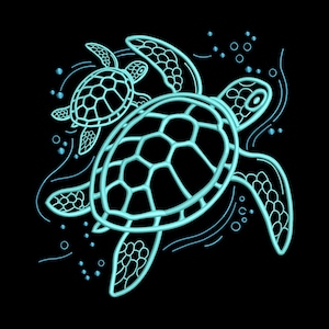 Puede incluir: Ilustración turquesa de dos tortugas marinas sobre fondo negro. Las tortugas están delineadas con un patrón detallado, y burbujas y líneas de agua las rodean. El diseño es simple y elegante.