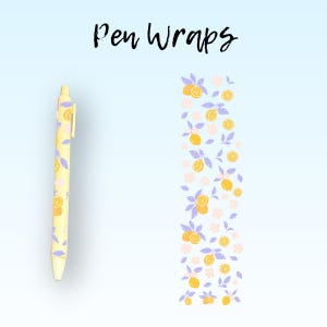 Może przedstawiać: Żółty długopis z wzorem cytrynowym i kwiatowym. Obok znajduje się pionowy wzór cytryn, kwiatów i liści. Słowa "Pen Wraps" są napisane czarnym pismem u góry obrazu.