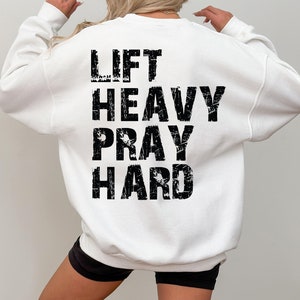 Sudadera "Levanta pesas y reza con ahínco", camiseta cristiana para mamás, sudadera bohemia cristiana para amantes del gimnasio, regalos para entrenar, RN734