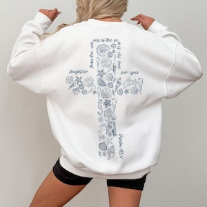 Sudadera cristiana playera, camiseta inspirada en el océano, sudadera con capucha de chica coco, regalos de playa, camiseta moderna con conchas marinas, regalo para una mejor amiga católica, R974 imagen 1