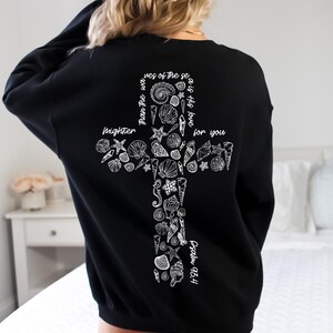 Sudadera cristiana playera, camiseta inspirada en el océano, sudadera con capucha de chica coco, regalos de playa, camiseta moderna con conchas marinas, regalo para una mejor amiga católica, R974 imagen 3