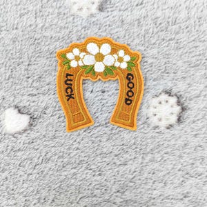Good Luck Horseshoe Embroidered Patch: Iron-On Applique (6cm)