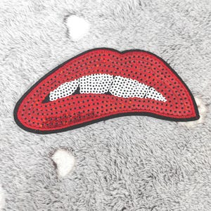 Aplique de lantejoulas vermelhas para lábios: aplique para costura (12,5 cm x 5 cm)