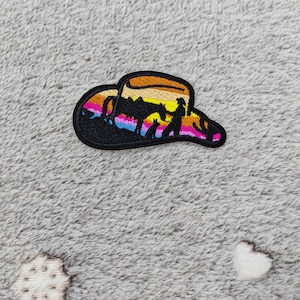 Cowboy Hat Embroidered Patch: Western Iron-On Applique
