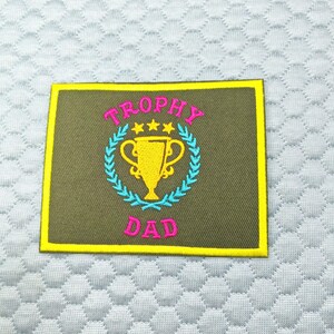 Parche de trofeo PAPÁ, parche bordado PAPÁ, parche del Día del Padre, parche con letras para planchar, parche para gorra, parche para ropa, parche para bolsos, parches personalizados.