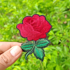 Stickapplikation Rote Rose: Bügelbild (70 mm x 51 mm)