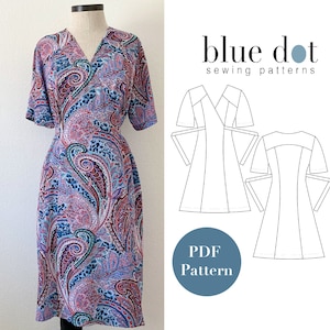 Könnte beinhalten: Ein Schnittmuster für ein Wickelkleid mit Paisley-Druck. Das Schnittmuster enthält Anweisungen zum Nähen des Kleides und ein blaues Punktlogo mit dem Text "blue dot sewing patterns".