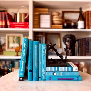 The Children’s Blue Classics Collection - 8 Premium Children’s Classics - Mark Twain, Jules Verne, Lewis Carroll, E Nesbit, Charles Perrault