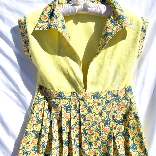 Vintage Laundry Line Clothespin Bag Cotton Diaper Bag Dress Hanging Yellow Feedsack