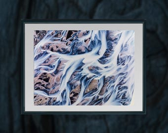 Impresión aérea de un río glaciar de Islandia: fotografía abstracta de paisaje ártico, decoración de naturaleza escandinava.