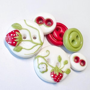 Strawberry Fields (handmade buttons set of 6)