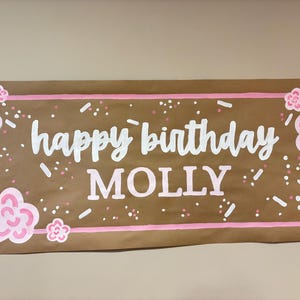 Striscione di buon compleanno personalizzato dipinto a mano - Insegna per feste personalizzata / QUALSIASI tema di compleanno / Design floreale rosa o personalizzato