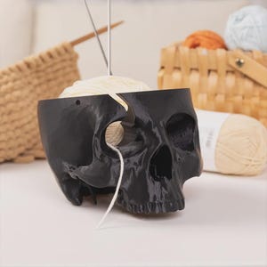 Gothic Skull Yarn Bowl | Spooky Yarn Holder for Crochet & Knitting | Creepy Yarn Organizer Gift for Knitters, Witches and Crafters