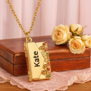 Geheime Nachricht Umschlag Halskette | Benutzerdefinierte gravierte Name Medaillon Anhänger | Emaille Blumen Liebesbrief Geschenk für Sie, Mama, Freundin