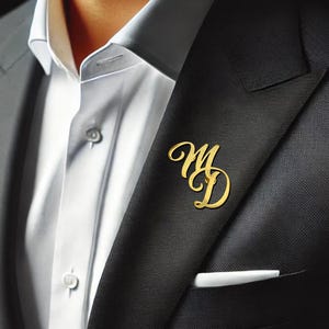 Pin de solapa personalizado con iniciales grandes / Regalo de bodas para padrinos y papás / Broche con inicial grande / Pin con monograma / Accesorios para hombres