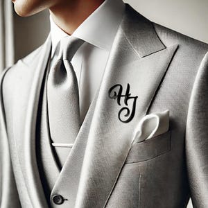 Broche de solapa negro personalizado / Broche de monograma inicial grande personalizado para hombres / Accesorios elegantes para novios y padrinos de boda / Broche de solapa para boda