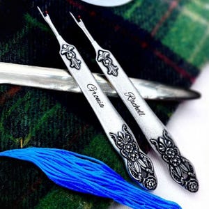 Scucitore con nome personalizzato - Strumento da cucito personalizzato - Rimuovi punti retrò personalizzato - Regalo per cucitori, sarti, mamma, nonna