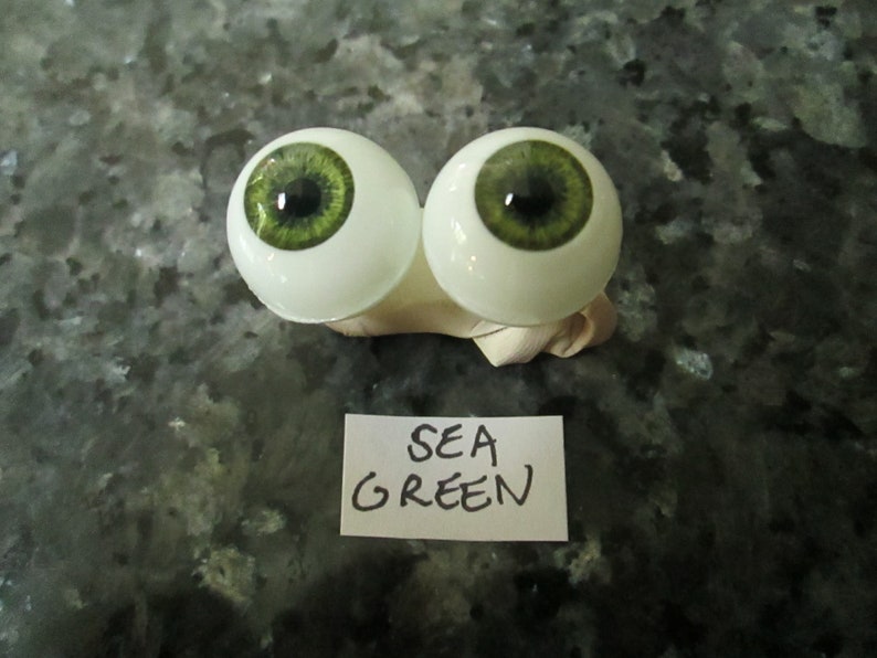 glastic eyes