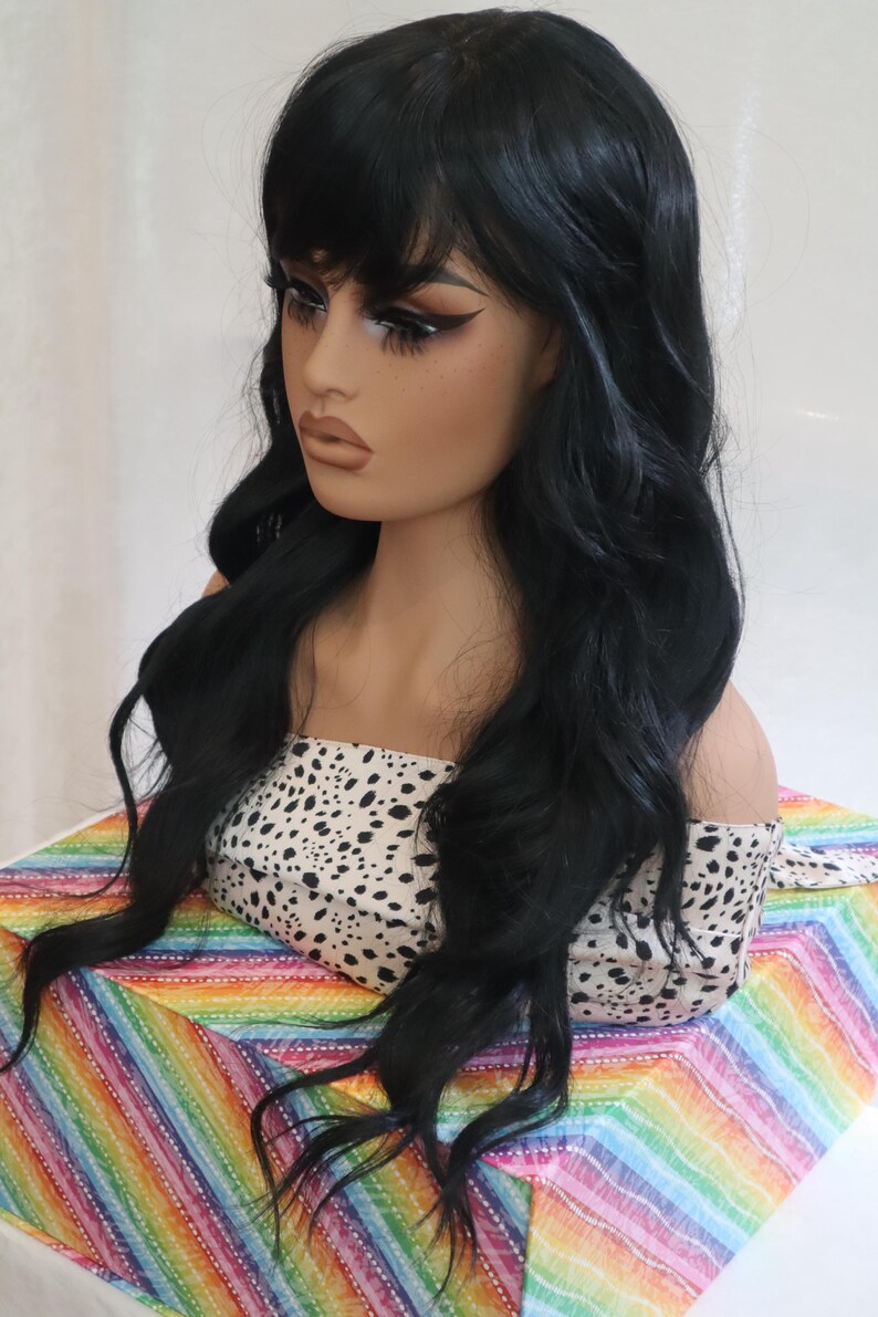 black wavy natural wig