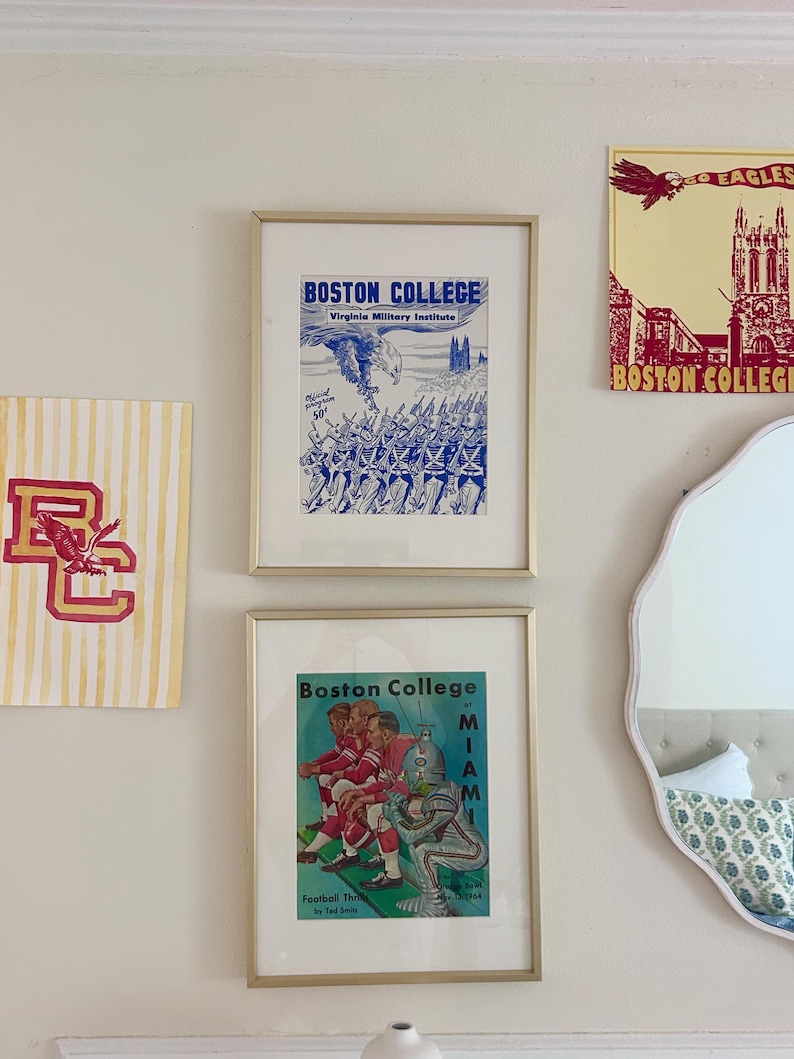 Boston College Eagles Poster, Aquarellfarben mit Streifen, Bordeauxrot und Gold, BC Logo, Retro-Thema Bild 2