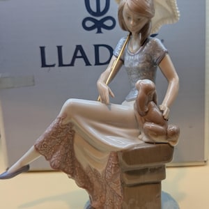 Lladró “Picture Perfect” #7612 – Retired Collectors Society Figurine with Original Box & COA