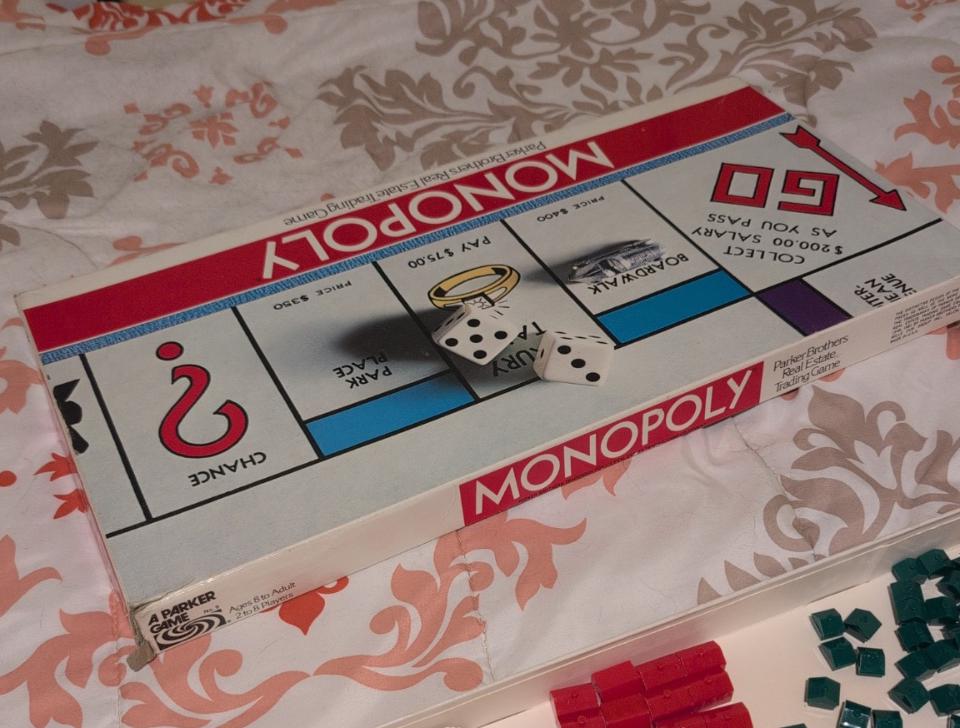 1974年製ヴィンテージモノポリーゲーム：パーカーブラザーズ、鉄製