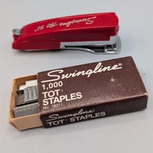Vintage Swingline Tot 50 Red Mini Stapler – Clean, Working – w/ Box of Original TOT Staples (No. 79311)