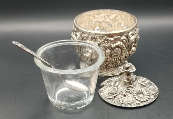 Harrison Fisher HF-0918 Silver-plated Floral Sugar Bowl With