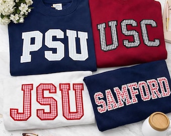 Sudadera bordada personalizada, sudadera de cuello redondo con aplique de cuadros vichy personalizado, sudadera con letras universitarias, regalo preppy para ella, regalo de merchandising para pedidos grupales
