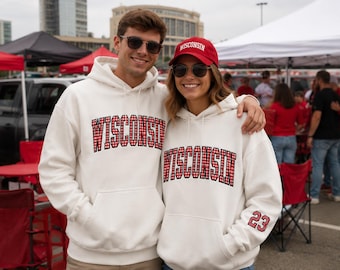 Sudadera personalizada para el día del partido, sudadera con apliques universitarios personalizados, ropa bordada para el fin de semana universitario, estilo preppy acogedor para el campus.