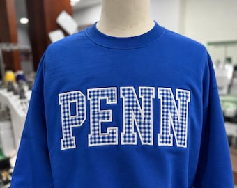 Sudadera personalizada para el día a día, sudadera universitaria con cuello redondo y bordado personalizado, top cómodo de moda estilo boutique de cuadros vichy para mujer, regalo de estilo lindo