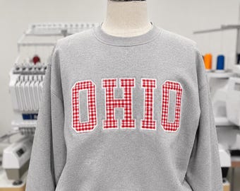 Sudadera preppy personalizada, jersey universitario bordado personalizado, top cómodo de estilo universitario, idea de regalo de merchandising para mujer para el campus
