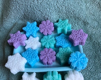 Mini Snowflake Soaps- Snowflake Soaps, Mini Snowflakes, Guest Soap, Holiday Soap, Gift Ideas, Kids Soap Teacher gifts, Winter, Cute Soaps