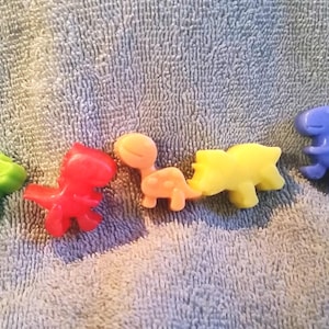 Dinosaur Soap Set: Mini Dino Party Favors, Kid&#39;s Soaps (12 pc)