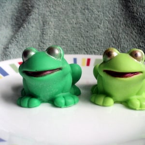 Frog Soap Set - Frogs, kids soap,party favor, gift idea, Cute Soaps, frog fans, animal soaps, smiling frogs, Frog gifts