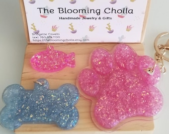 Paquete de llaveros personalizados con huellas de patas: etiquetas de identificación para perros y gatos.