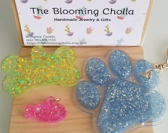 Paquete de llaveros personalizados con huellas de patas: etiquetas de identificación para perros y gatos.