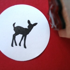 Tampon en caoutchouc Silhouette de petit faon - Fait main par Blossom Stamps