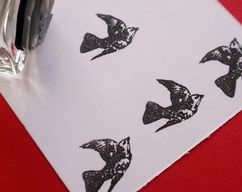 Mini Flying Bird Rubber Stamp, tiny vintage bird art stamp - 16mm 5/8"