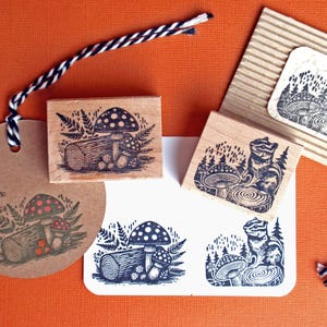 Nouveau ! Tampons en caoutchouc sur les champignons tachetés, option de jeu d'estampes sur agaric mouche, champignons avec bûche, cadeau pour amateur de champignons. Fait main par Blossom Stamps