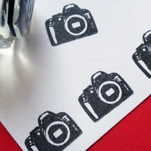 Sello de goma con forma de cámara en miniatura, sello con el icono de una cámara SLR diminuta, sello de goma con fotografía, 16 mm, 5/8"