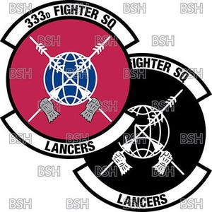 Könnte beinhalten: Ein schwarzer und roter runder Patch mit weißem Text und einem Globus-Design. Der Text lautet "333rd Fighter SQ Lancers".