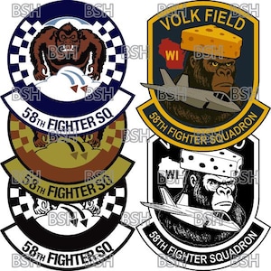 Puede incluir: Una colección de parches de escuadrón militar con una mascota de gorila. Los parches incluyen texto como "58th Fighter Squadron" y "Volk Field". Los parches son de varios colores, incluyendo azul, marrón y negro.