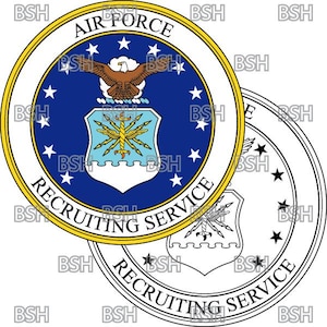 Puede incluir: Un sello azul y blanco con un borde dorado y las palabras "Air Force Recruiting Service" alrededor del exterior. El sello presenta un águila calva con las alas extendidas, un escudo con rayos y un círculo de estrellas.