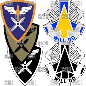 Puede incluir: Un parche de unidad militar con un escudo azul, amarillo y blanco con una hélice y alas. El escudo está rodeado por un escudo verde y negro con una hélice y alas. El parche tiene las palabras "I Will Do" en él.